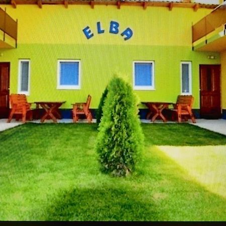 Apartmany Elba Veľký Meder エクステリア 写真