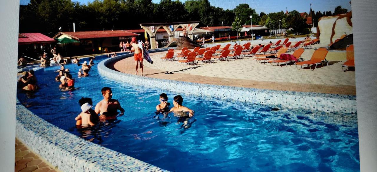 Apartmany Elba Veľký Meder エクステリア 写真