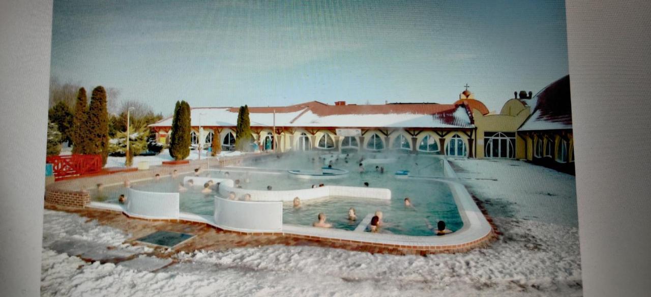 Apartmany Elba Veľký Meder エクステリア 写真