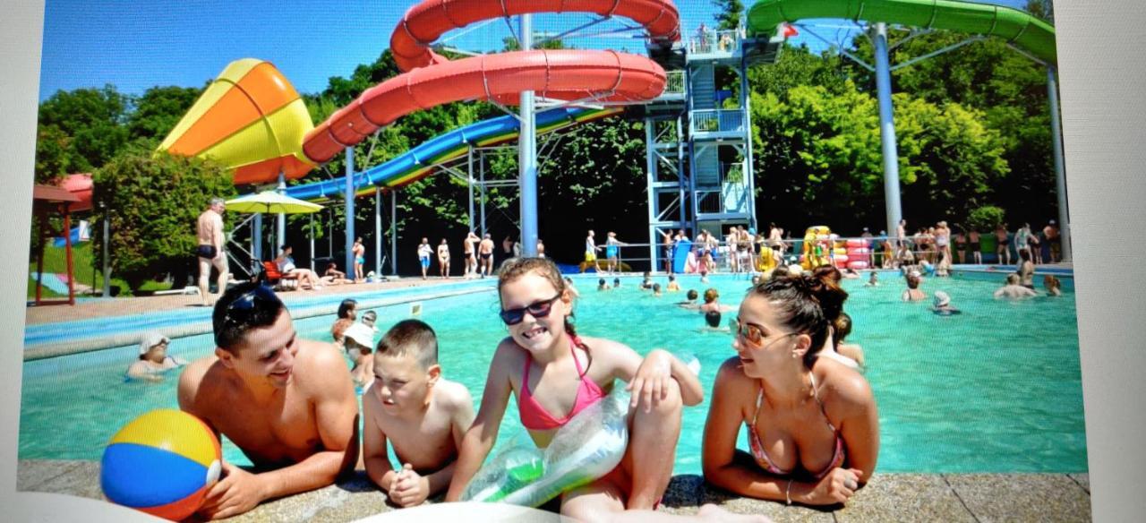 Apartmany Elba Veľký Meder エクステリア 写真